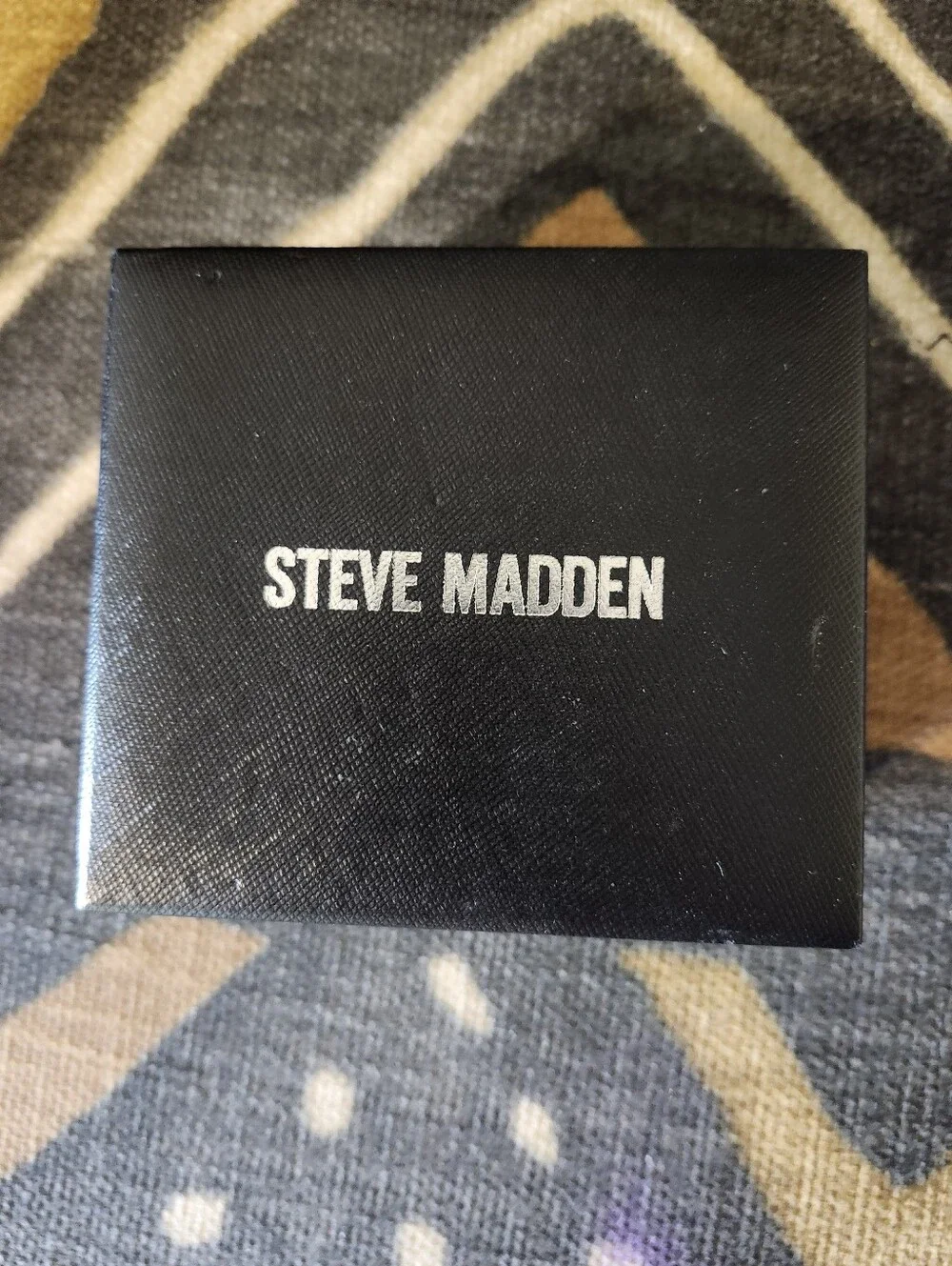 NWT Steve Madden His & Hers Dual Watch Gift Set Black & Gold